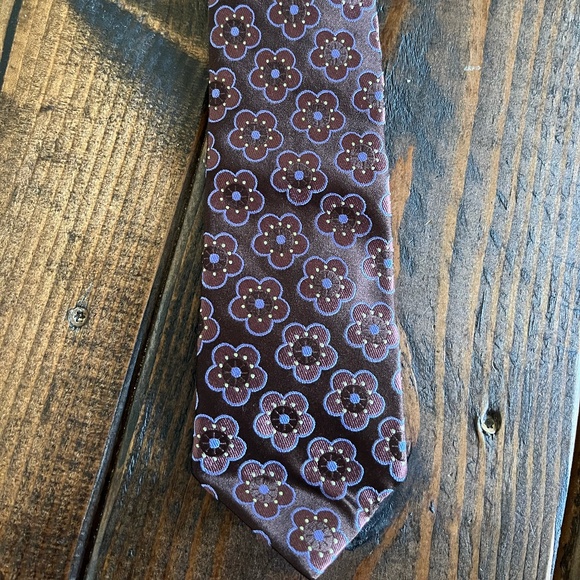 Ted Baker London Flower Silk Tie--Like New! Purple/Maroon - Picture 1 of 3